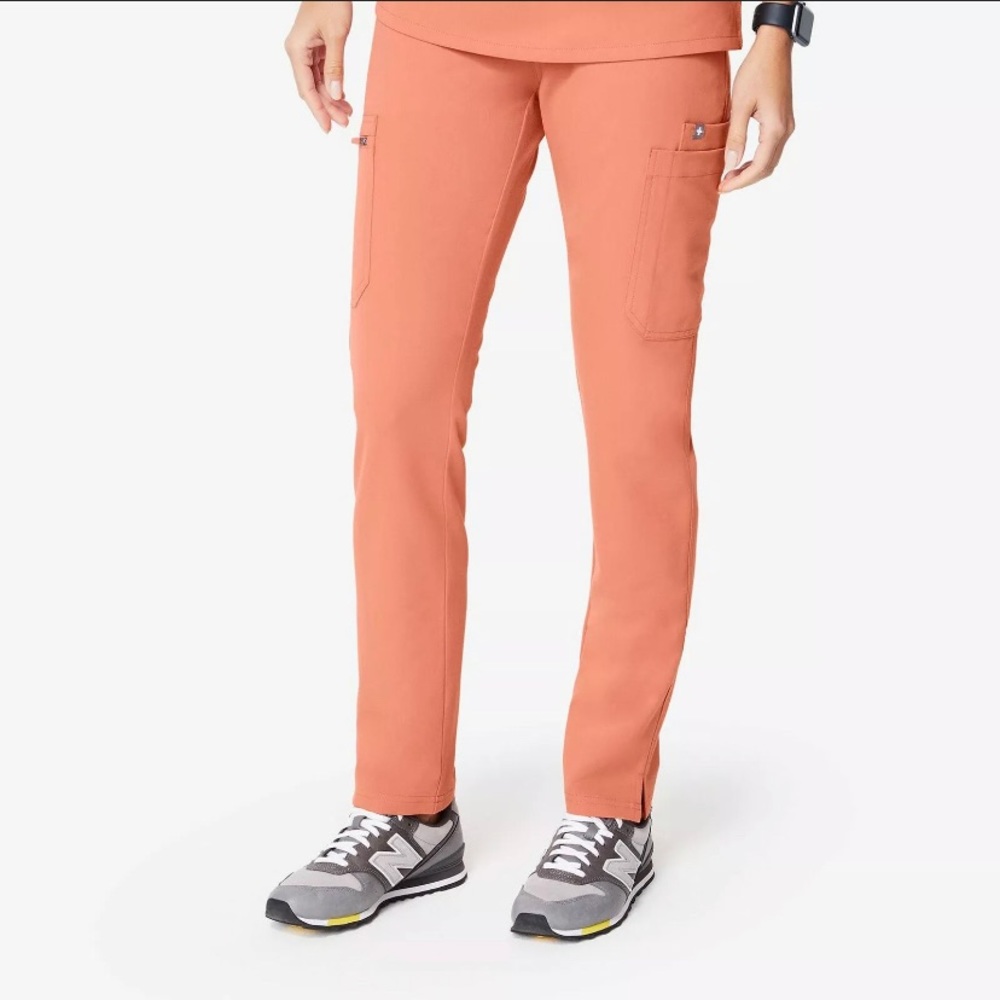 Figs Yola skinny scrub pants Coral small